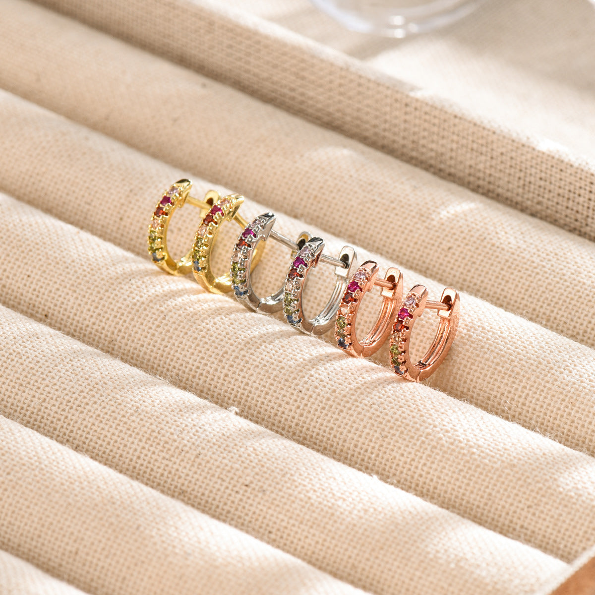 High-end Niche Copper-colored Zircon Geometric U-shaped Ear Cuff