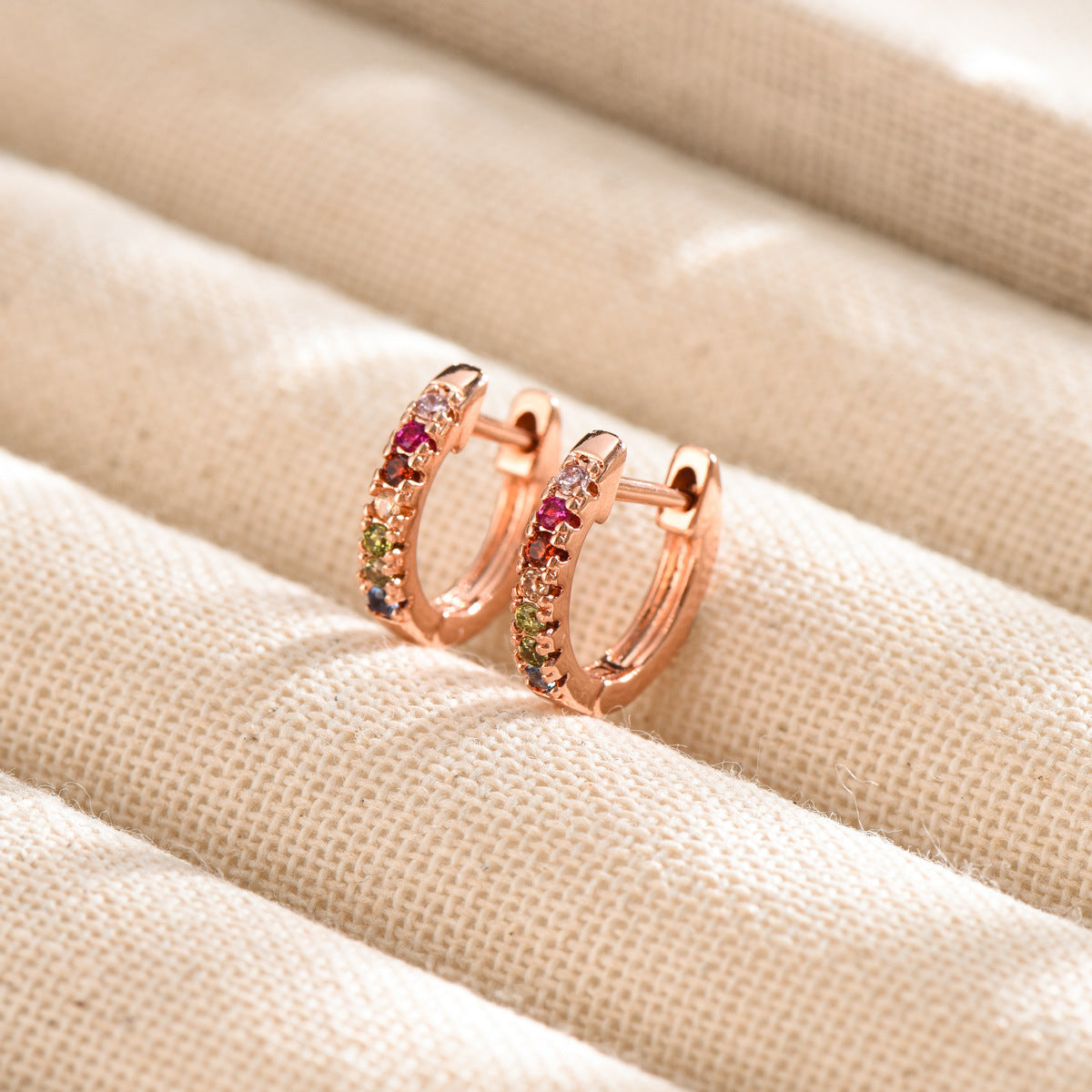 High-end Niche Copper-colored Zircon Geometric U-shaped Ear Cuff